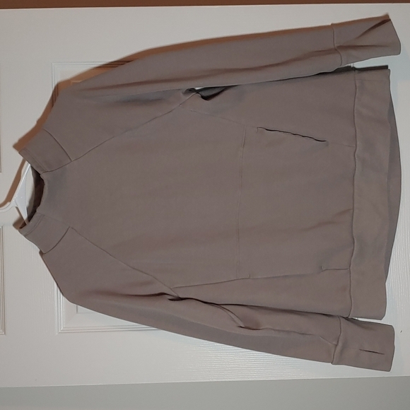 Fabletics Pullover Gray/Beige Like New Size M - Picture 1 of 3
